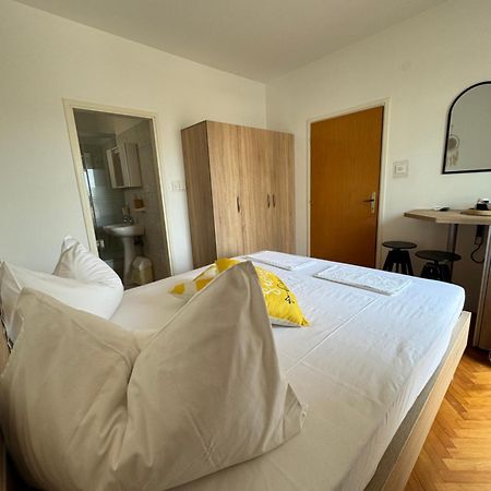The Manzoni Family 4 Hotel Punat Exterior photo